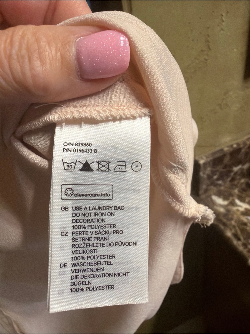 H&M Blush studded Trim Sleeveless Camisole keyhole opening in back size 6 flaws - Picture 8 of 9